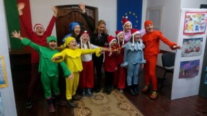 Децата на Кюстендил Ви желаят една вълшебна 2017 година