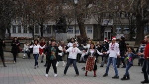 Превърнаха Хора за хората в семеен празник на мегдана