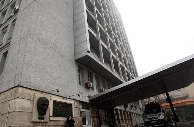 13-годишно момче е пострадало след като фойерверк е паднал върху крака му
