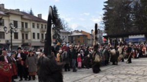 Хиляди кукери гониха злите сили в Разлог