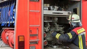 Огнеборци гасиха пожар 14 часа