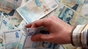 Асеновградчанка изгоря с 1000 лв от телефонни измамници