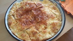 НАП ВТърново посрещна с баница първите граждани за 2017 г