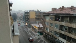 Снежинки прехвърчат в област Кюстендил