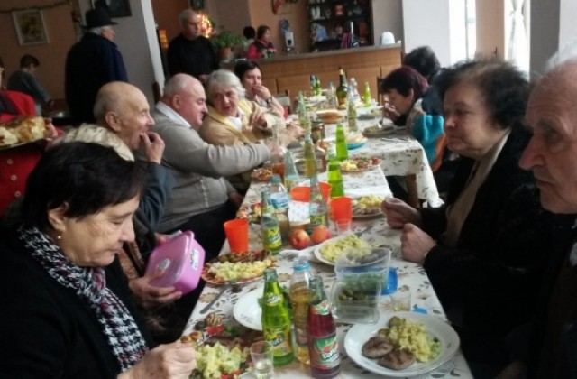 Пенсионерите от клуб „Ботев обявиха 2017- та за година на втората младост