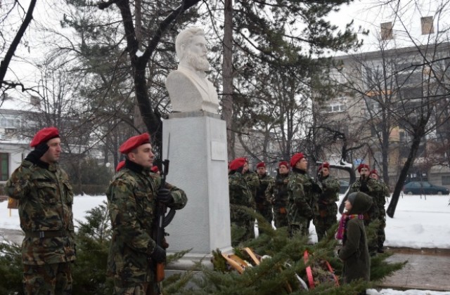 169 години от рождението на Ботев отбелязват в Г.Оряховица