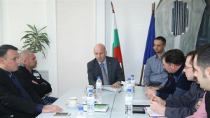 Десет машини ще чистят Тракия затварят проходите при тежка зимна