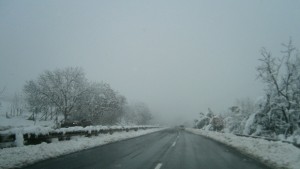 Девет снегопочистващи машини са на постоянно дежурство в Прохода на