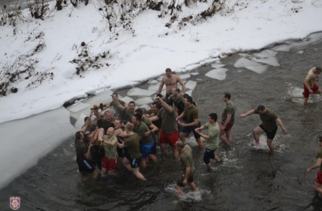 Смелчаци ще се къпят в студените води на Янтра на Богоявление