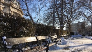 Облачно започват и превалявания