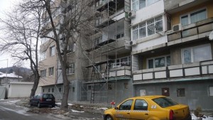 Задигнаха пари и техника от два апартамента