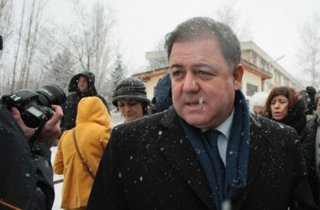 До месец военният министър в оставка Николай Ненчев отива на съд