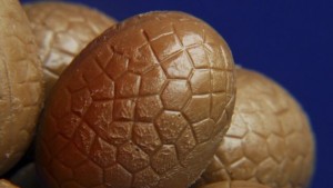 Хиляди шоколадови яйца се озоваха на брега на германски остров