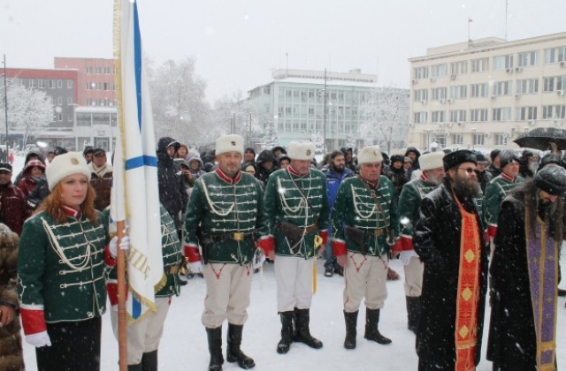 Осветиха знамето на патриотичен клуб в Търговище