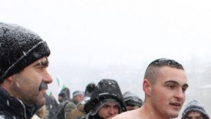 23 годишният Диян Стоянов извади кръста в Сливен