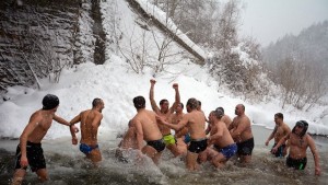 25годишният Владислав Илиев извади кръста от река Лева