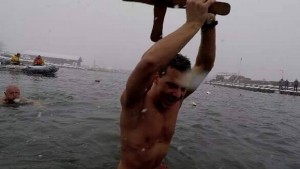 Снегът не спря юнаците в Царево