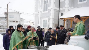 Над 600 литра вода осветиха в разградската църква на Йордановден
