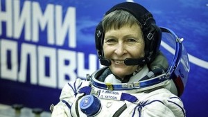 Пеги Уитсън изравни космически рекорд