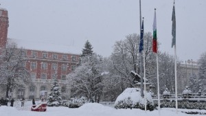 Понеделник и вторник са неучебни дни Синята зона преустановява дейност