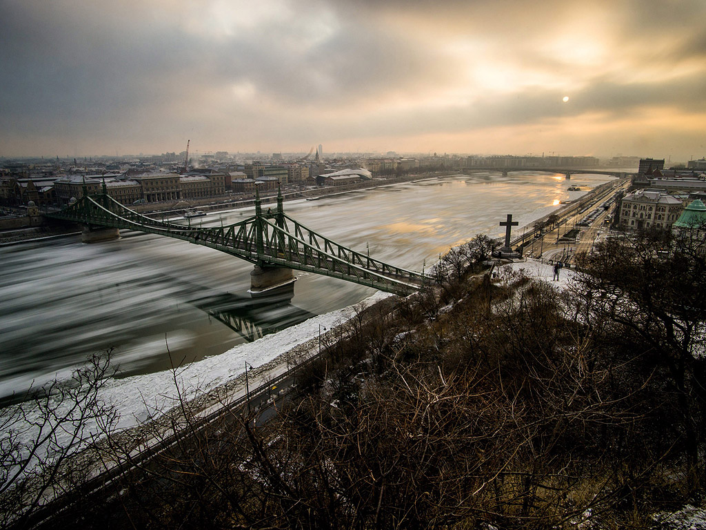 Река Дунав минава през Будапеща, Унгария