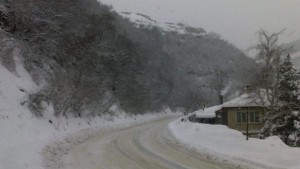 Възстановиха движението по затворени заради снега пътища