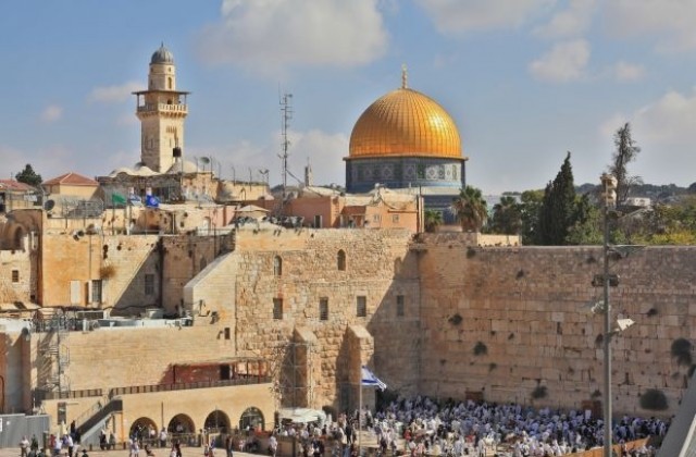 Четирима военни загинаха при нападение в Ерусалим