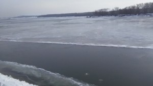 Студът спря ферибота в Оряхово