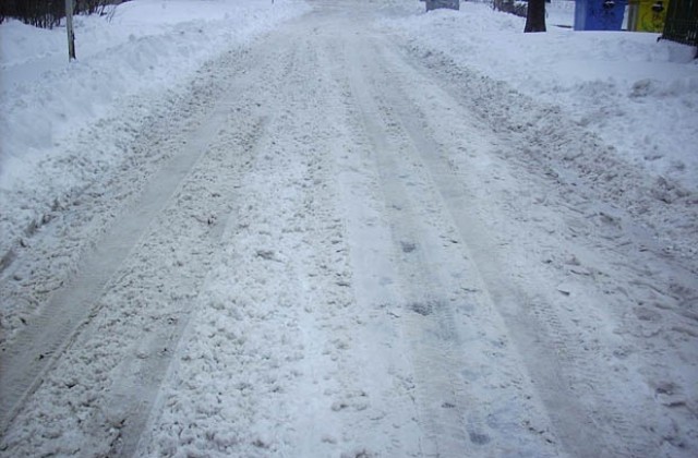 Поради снегонавявания има затворени пътища в Пловдивско