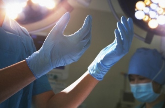 Уникална видеоасистирана хирургия спаси живота на мъж
