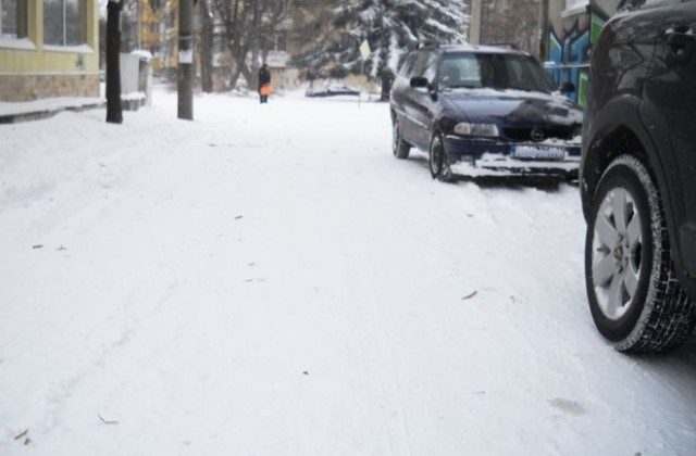 120 см е снегът в Котел, няма населени места без ток