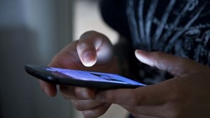 Смартфон разпознава молекулния състав на предметите