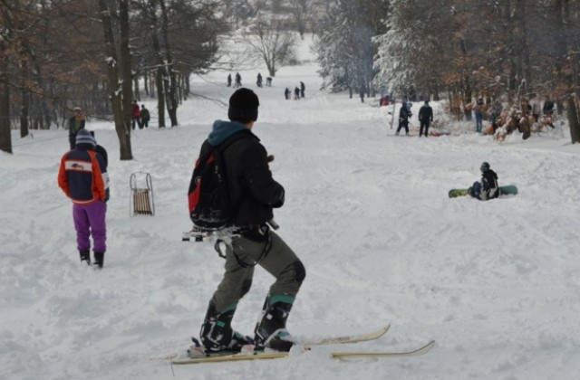 На ски пистата във Вълчи дол откриха сезона