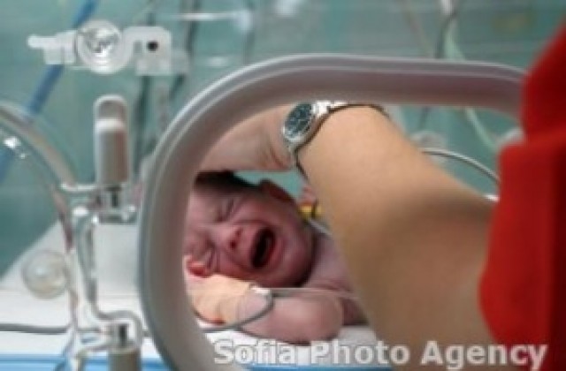 Търновски лекари спасиха от самоубийство бременна жена и бебето й