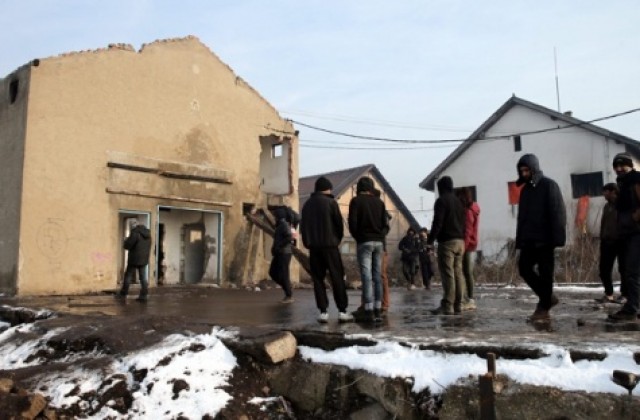 Стотици мигранти застрашени от бяла смърт на Балканите (ВИДЕО/СНИМКИ)