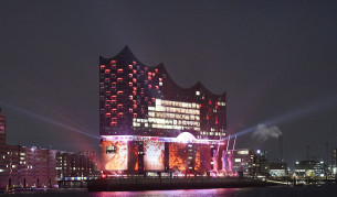 Германия се къпе в пари