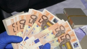 Изправят пред съда мъж купил мотор с 2500 фалшиви евро