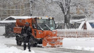 Машини в София обработват с допълнителни смеси против заледяване