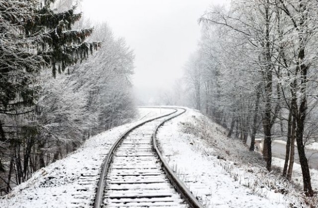 Влакът от София се движи със 100 минути закъснение