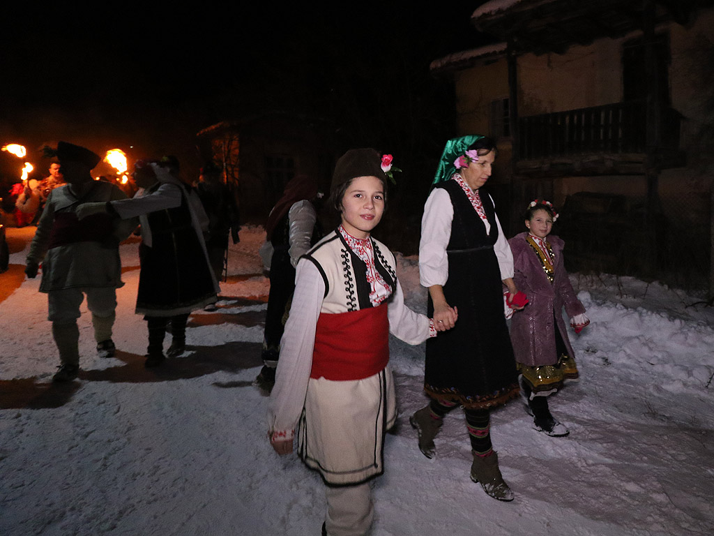 "Сурва" е древен езически обичай, който гони злите сили, за да ни пречисти за нов живот. Празникът е на 13 и 14 януари, когато колоритните сурвакари под ритъма на чанове, гайди, тъпани, хлопатари, свирки отбелязват началото на Новата година, тържеството на съзидателната човешка енергия и вярата в една още по-плодородна и здрава година. Обичаят е в Представителния списък на ЮНЕСКО за нематериалното културно наследство на човечеството