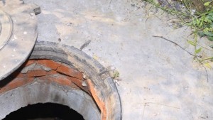 Мъж пропадна в 6метрова шахта счупи си крака и таза