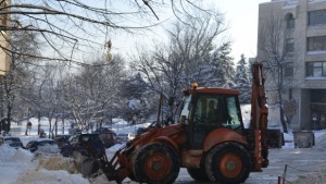 Премахват камарите със сняг от улиците и пешеходните алеи