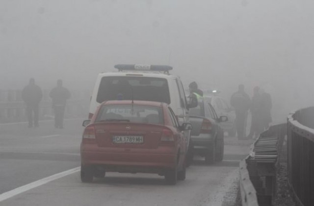 Затвориха част от магистрала Тракия заради катастрофа