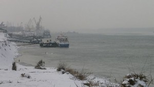 Граничният пункт при Никопол не работи заради ледохода по река
