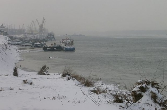 Граничният пункт при Никопол не работи заради ледохода по река Дунав