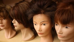 Майки и деца от Добрич даряват косите си за перуки