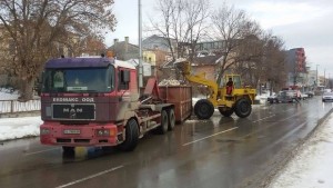 Извозват снега от бул Симеон Велики