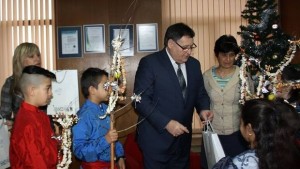 Ученици сурвакаха кметския екип за Василица