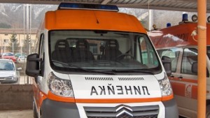 Турчин с Ауди се заби в канал рани сериозно жена