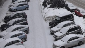 Зверски тапи в Пловдив снегът не спира да вали